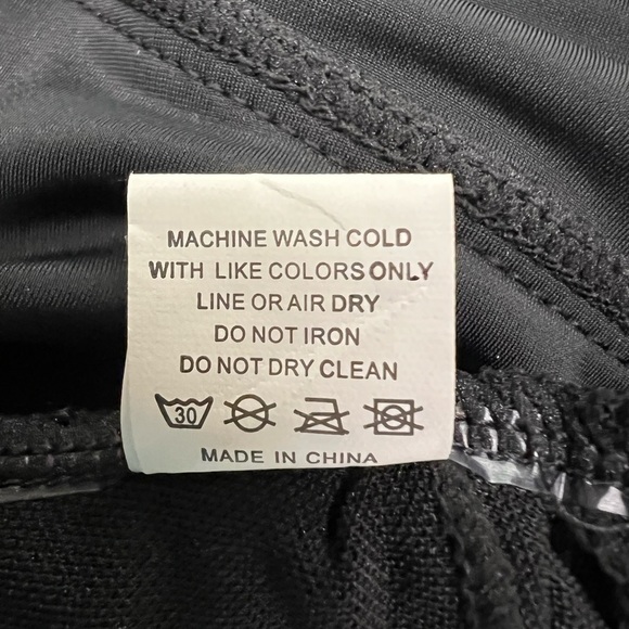 Women’s High Neck Skirted Swimsuit - Dailulin - Black - Picture 13 of 15